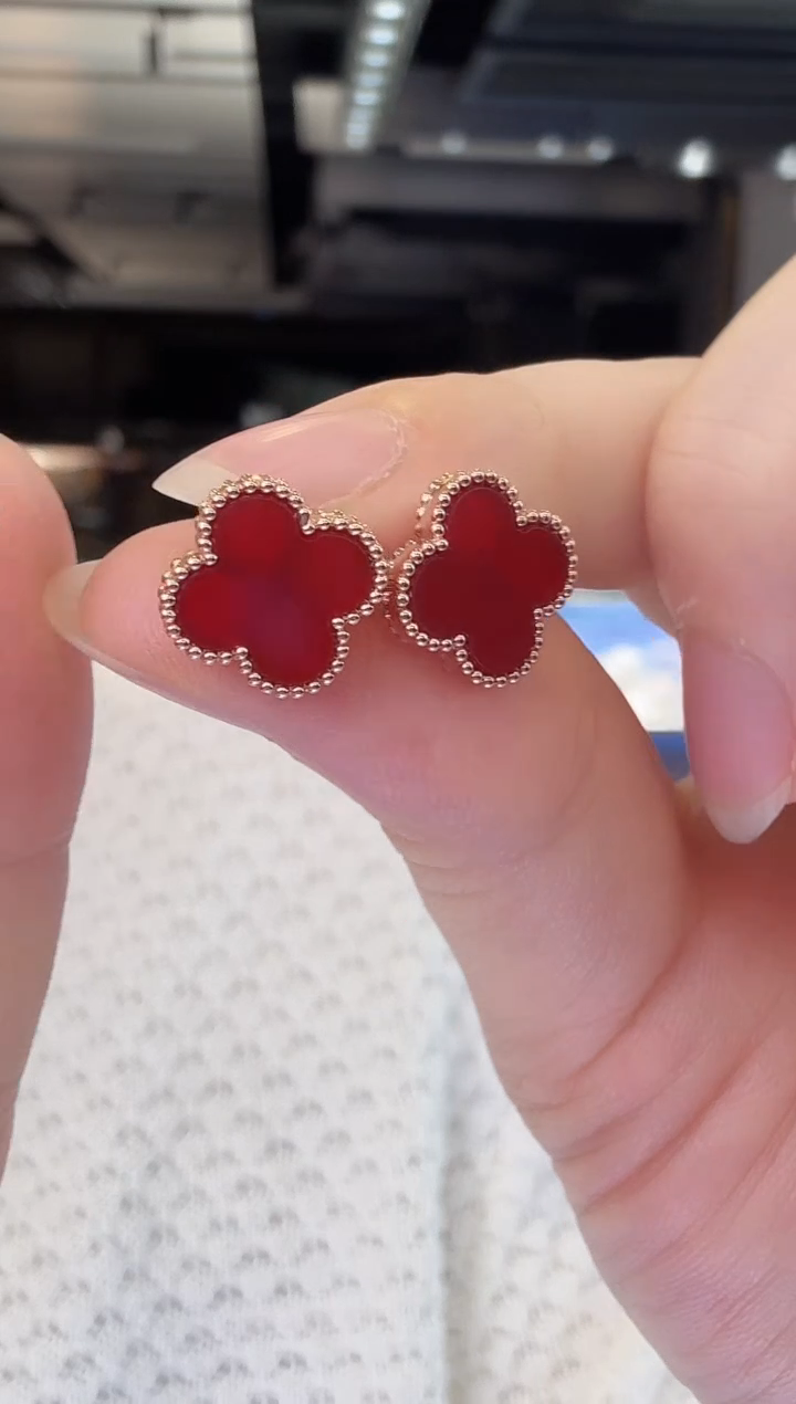 18K金镶嵌耳饰玛瑙/玉髓四叶草