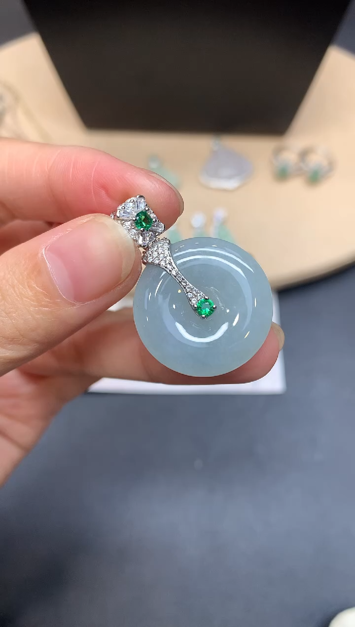 【闪购商品】翡翠吊坠(不含链)银S925镶嵌平安扣【多样性发其一】