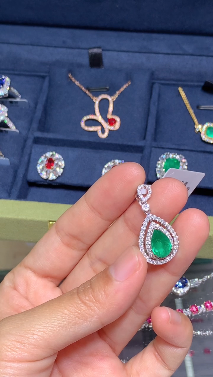 【闪购商品】祖母绿吊坠(不含链)18K金镶嵌2.38CT