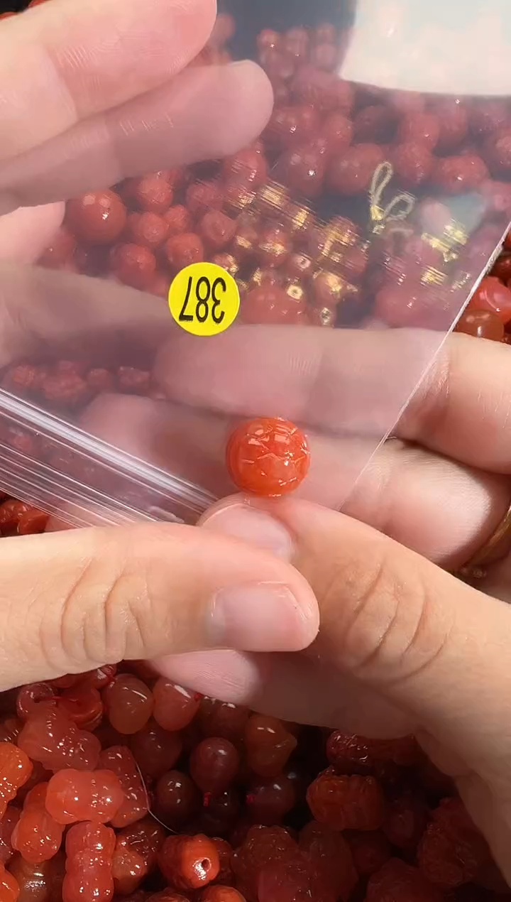 颈饰未镶嵌南红玛瑙1