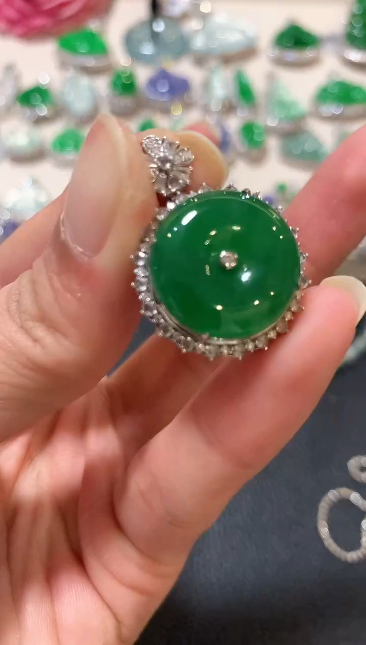 吊坠(不含链)18K金镶嵌翡翠z172  