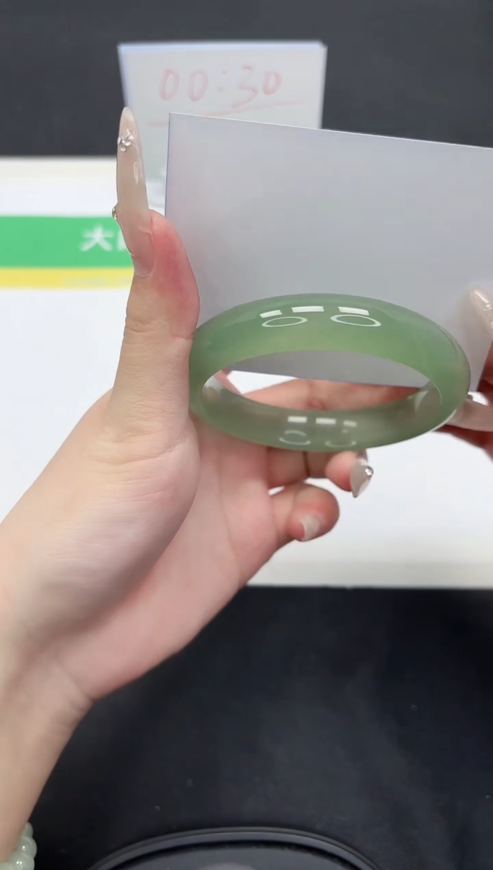 石英质玉未镶嵌手镯80-59.5