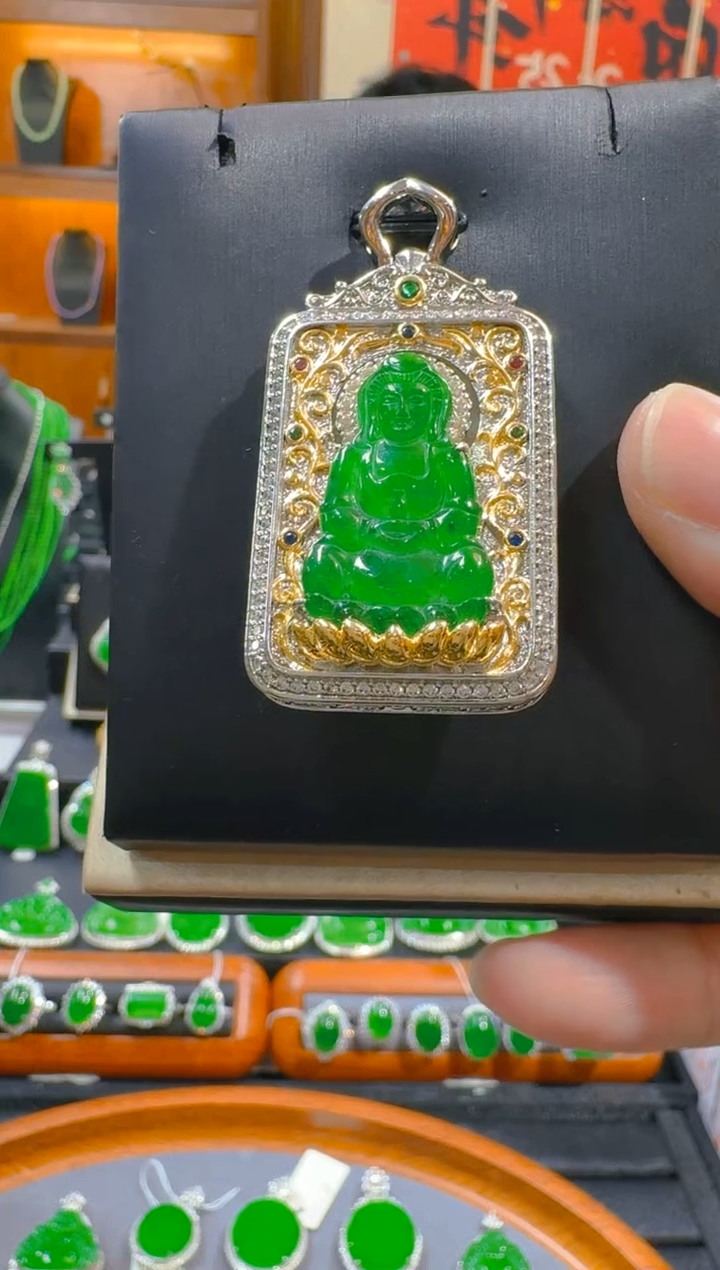 翡翠未镶嵌吊坠(赠链)天然a货翡翠