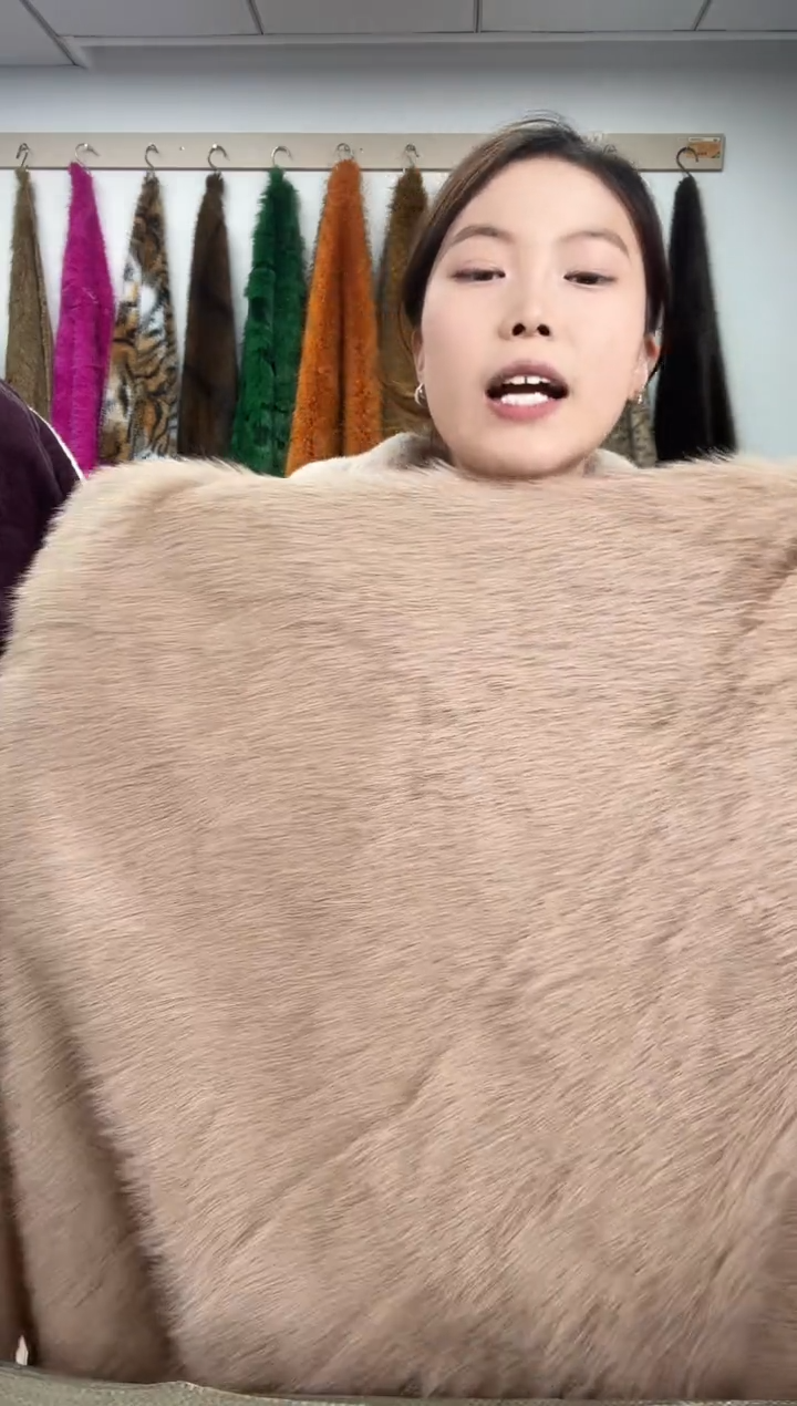 狐狸毛D913尺寸1.8*2