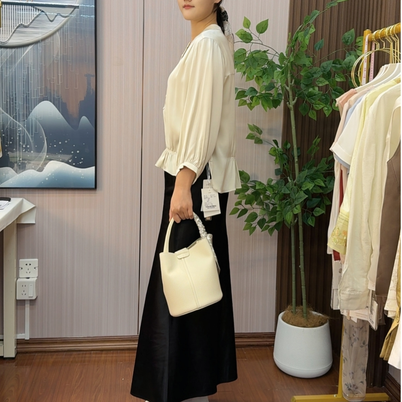 2025春夏新款长袖显瘦减龄上衣打底衫圆领宽松设计感褶皱百搭