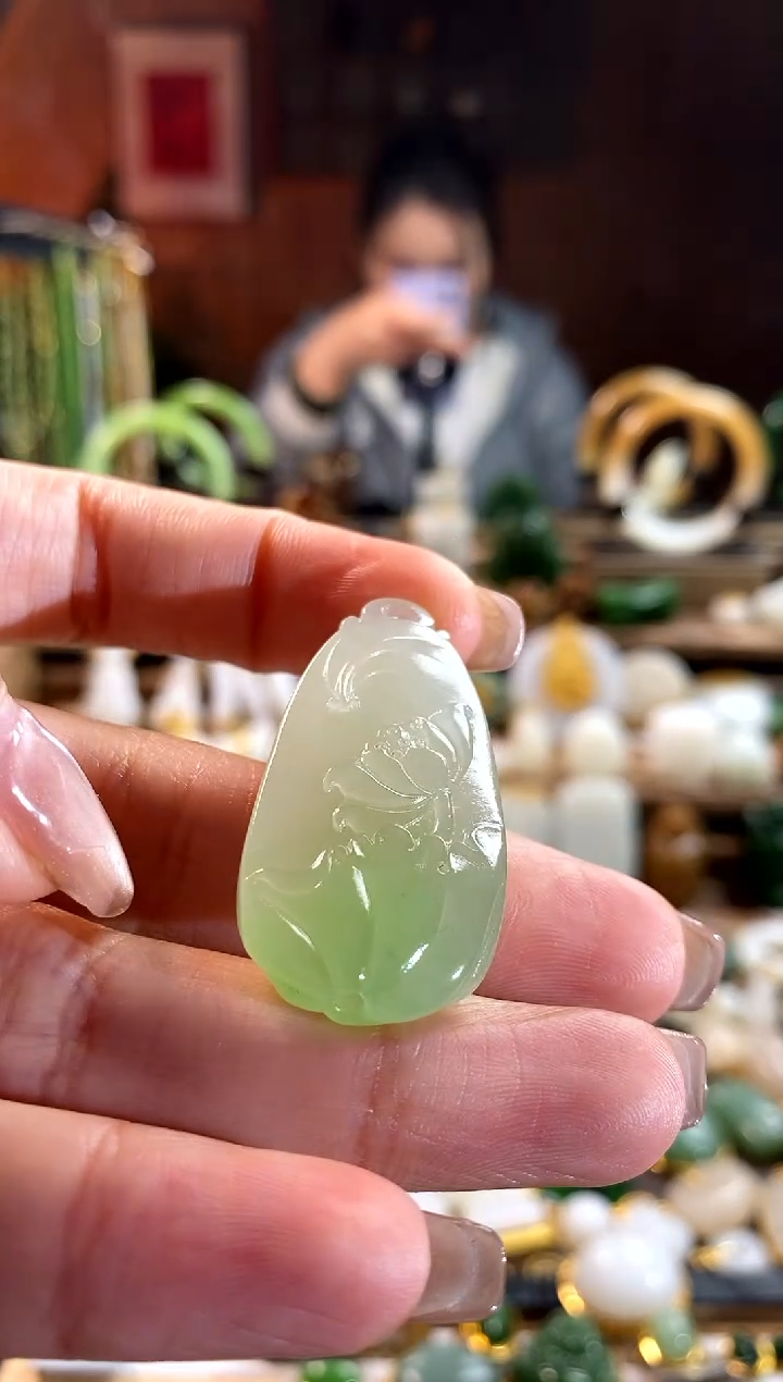 【闪购商品】和田玉吊坠未镶嵌。