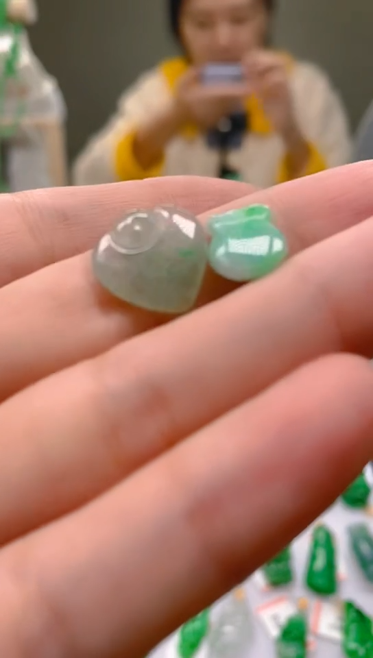 【闪购商品】翡翠颈饰未镶嵌新号开播，全场乱卖