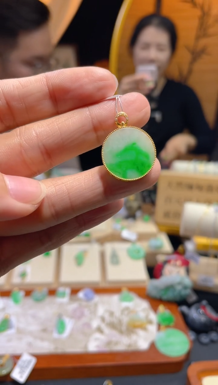 【闪购商品】翡翠颈饰18K金镶嵌假一赔三