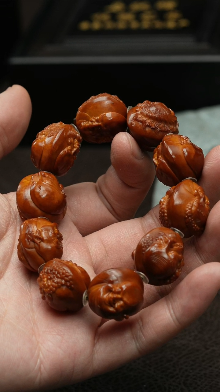 【闪购商品】橄榄核吊坠十八罗汉