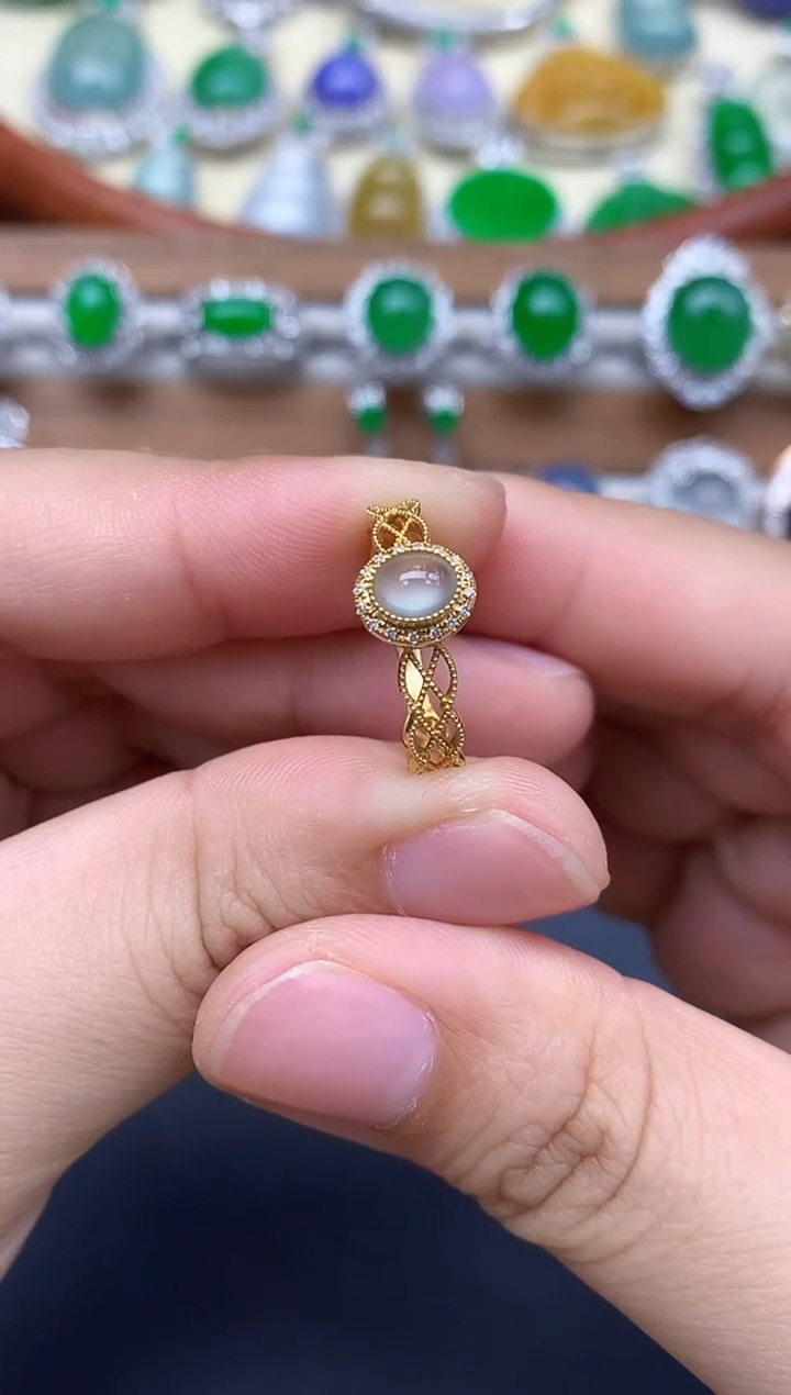 18K金镶嵌戒指翡翠160-中国好珍宝