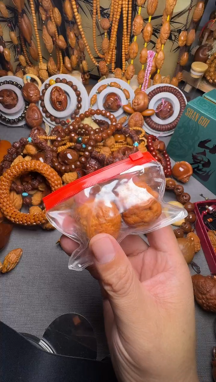 手串橄榄核蛤蟆头一个
