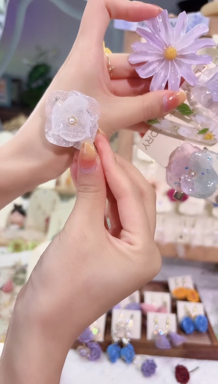 纯铜合金锆石闪拍-绣球白色一对发夹