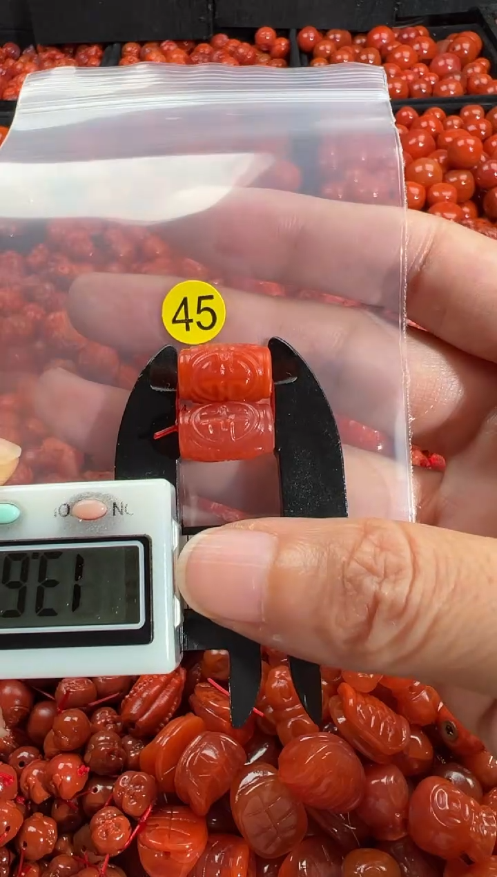 颈饰未镶嵌南红玛瑙1