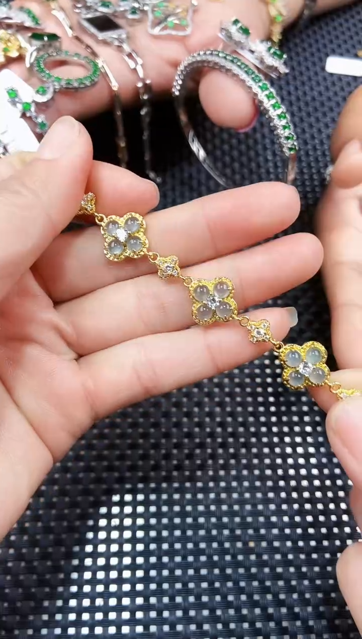 【闪购商品】翡翠手链未镶嵌11111111