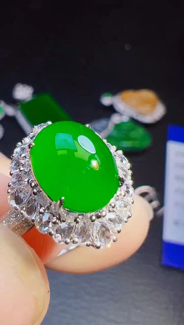 18K金镶嵌戒指翡翠陈*璇翡翠