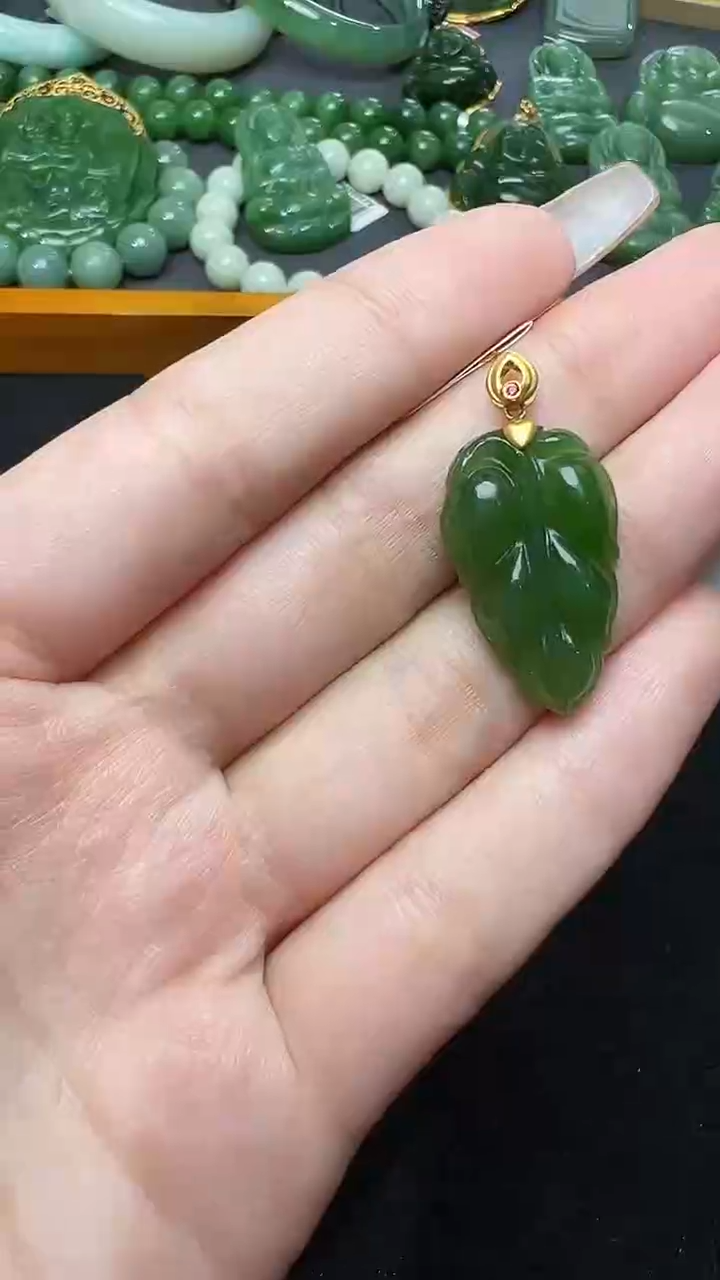 【闪购商品】和田玉吊坠(赠链)18K金镶嵌26