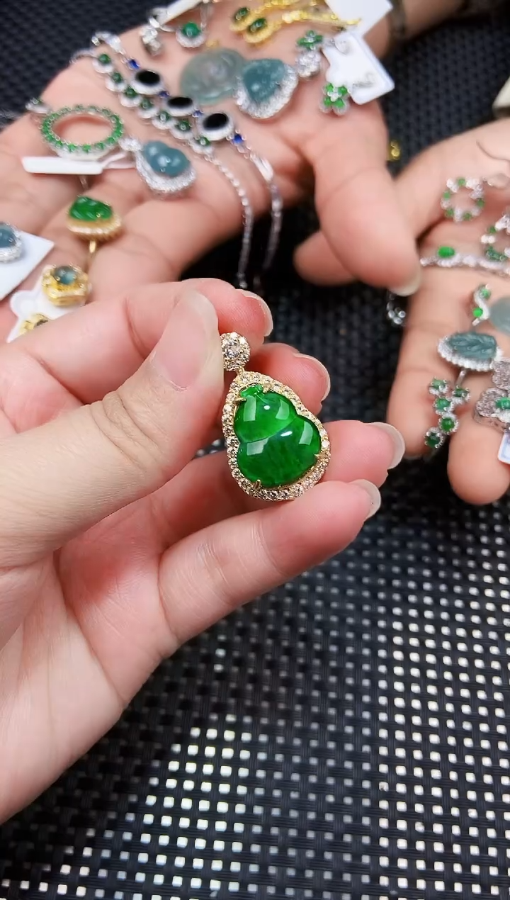 【闪购商品】翡翠吊坠(不含链)未镶嵌11111111