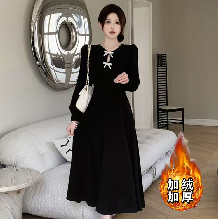 女装法式蝴蝶结连衣裙赫本风小黑裙高级感气质显瘦a字长裙子1670