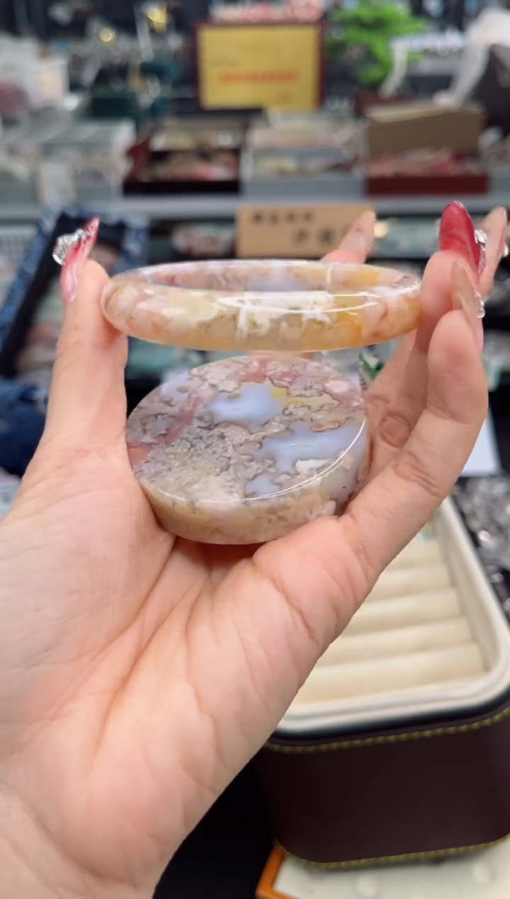 【闪购商品】石英质玉手镯未镶嵌59圈口（赠品镯心）6447060