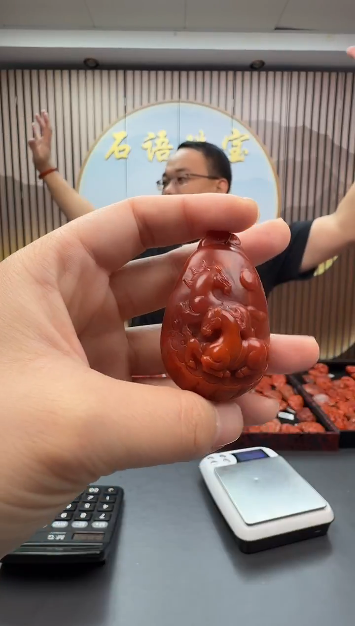 未镶嵌雕刻南红玛瑙114ZB1219产品一个