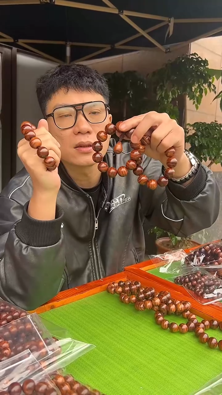 黄花梨/降香黄檀海南黄花梨2.0大黑线虎皮纹手串（168）