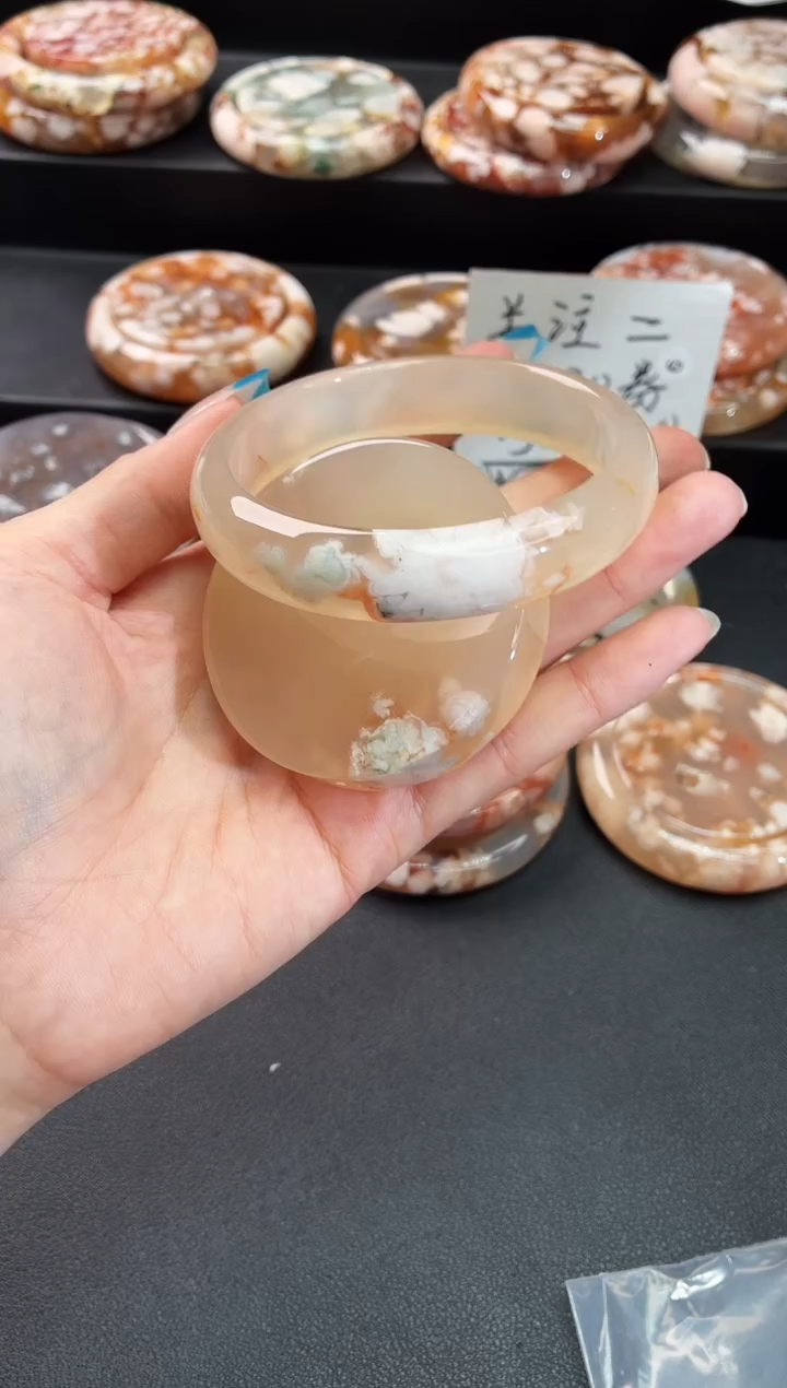 手镯玛瑙/玉髓未镶嵌石英质玉60圈59/60带(赠送镯心)