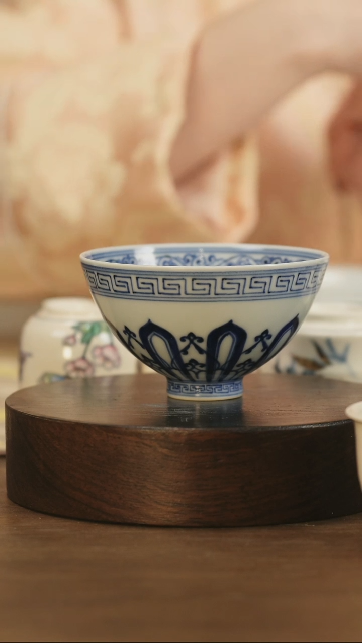 【闪购商品】景德镇柴窑青花宝象鸡心杯