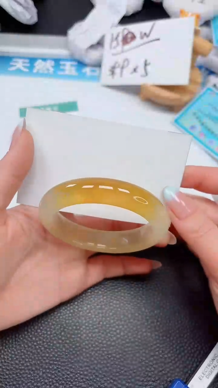 【闪购商品】石英质玉手镯未镶嵌158