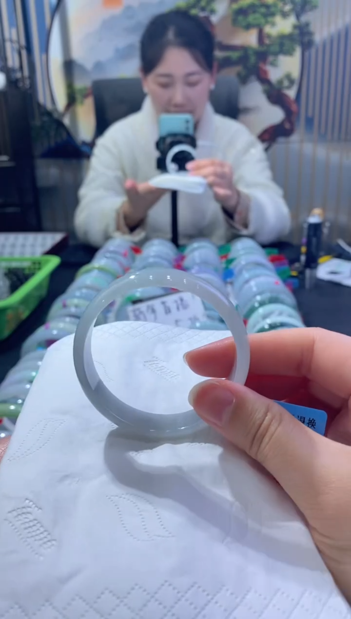 【闪购商品】翡翠手镯未镶嵌00008434