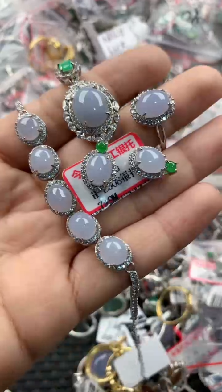 银S925镶嵌戒指翡翠666               1