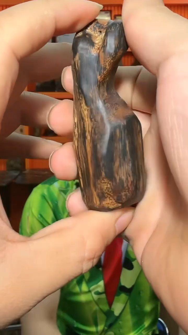 沉香手把件227号多样性发一