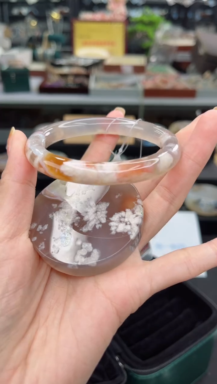 【闪购商品】石英质玉手镯未镶嵌58圈口（赠品镯心）6507828