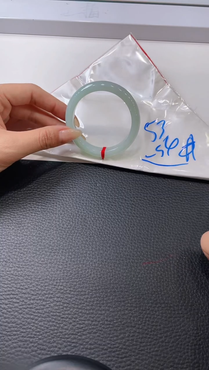 【闪购商品】翡翠手镯未镶嵌手镯