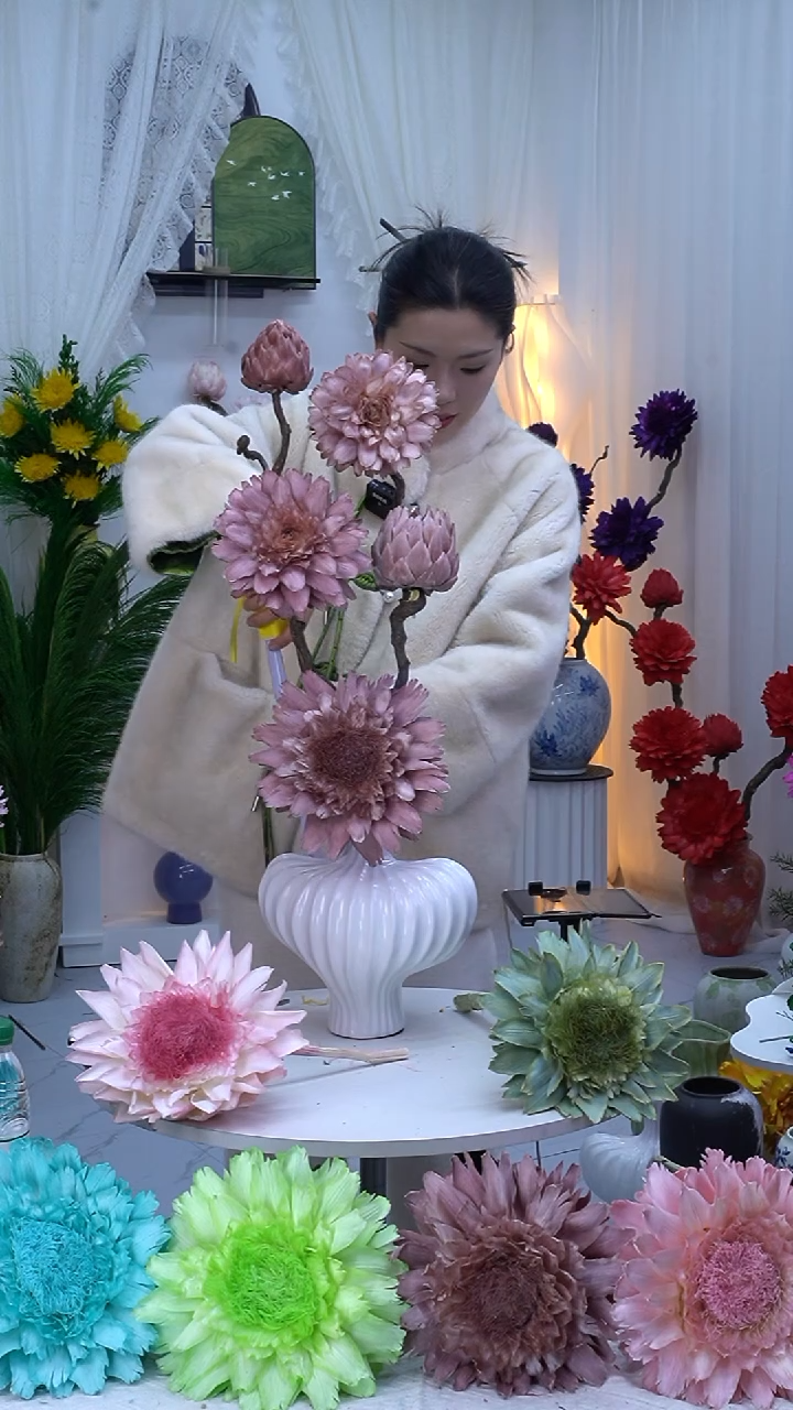 龙枣支洋蓟卡粉【带花瓶】