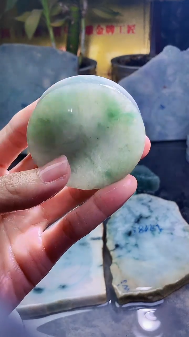 未镶嵌挂件翡翠小雨302