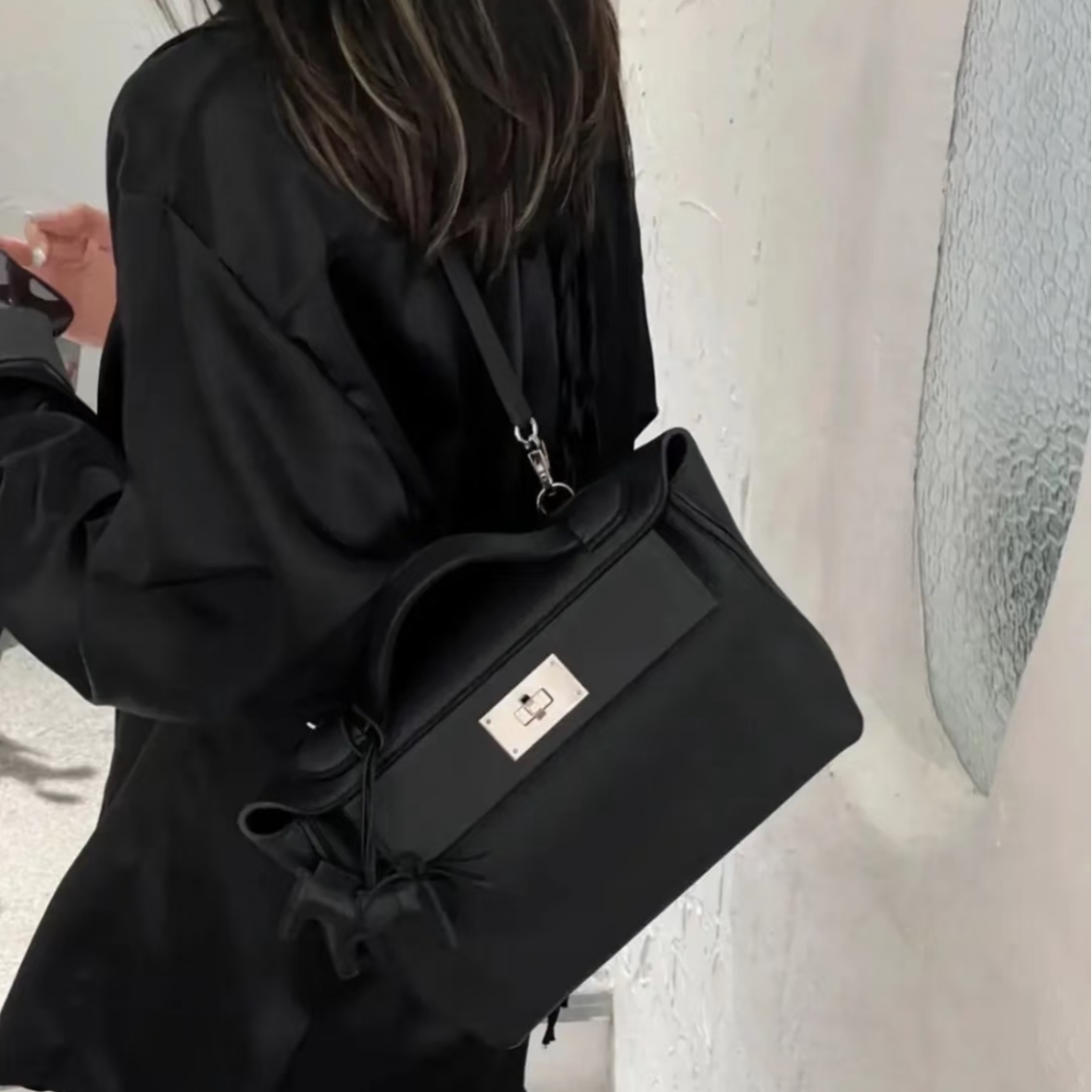 99新 Hermes/爱马仕 小花Jerry  2424 29 黑银 tc D刻 单肩包