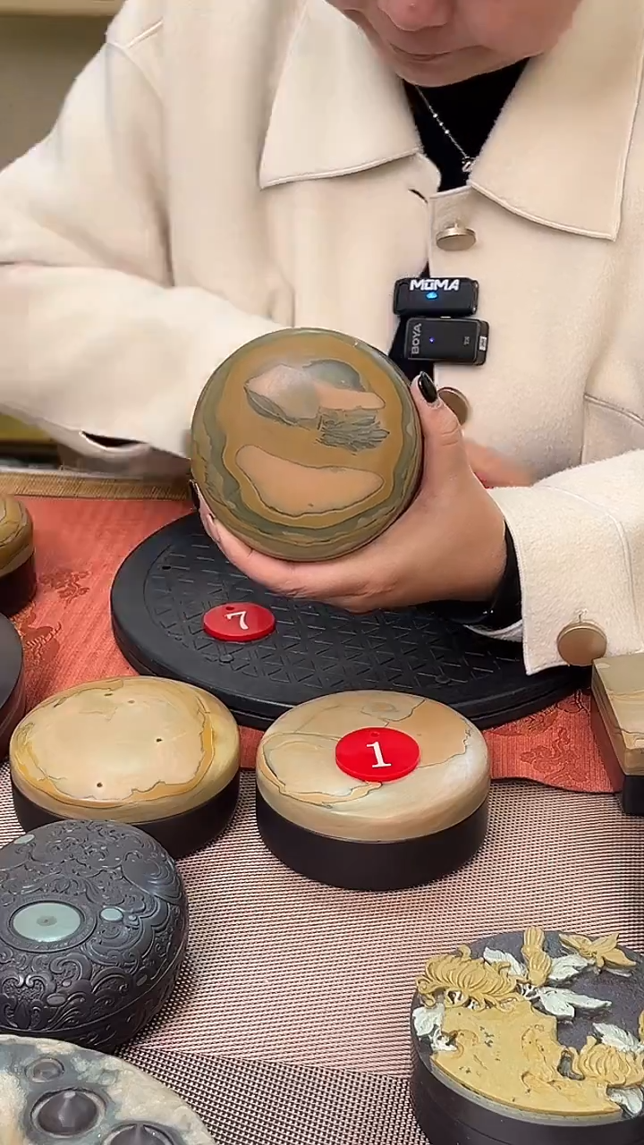 逍**哥纯天然苴却砚小盖砚笑脸