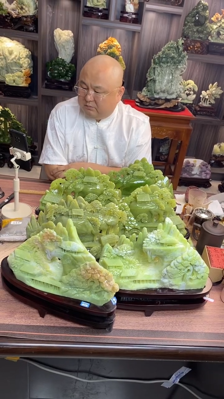 玉七**生 玉岫岩料手工雕刻摆件居家装饰送礼一物一图