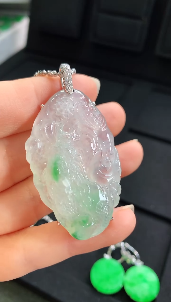 【闪购商品】翡翠吊坠(不含链)18K金镶嵌吊坠