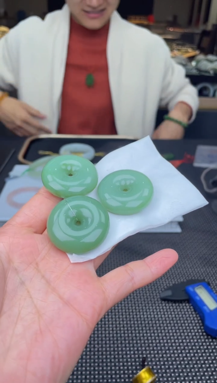 【闪购商品】定制和田玉天然和田玉多样性发其一