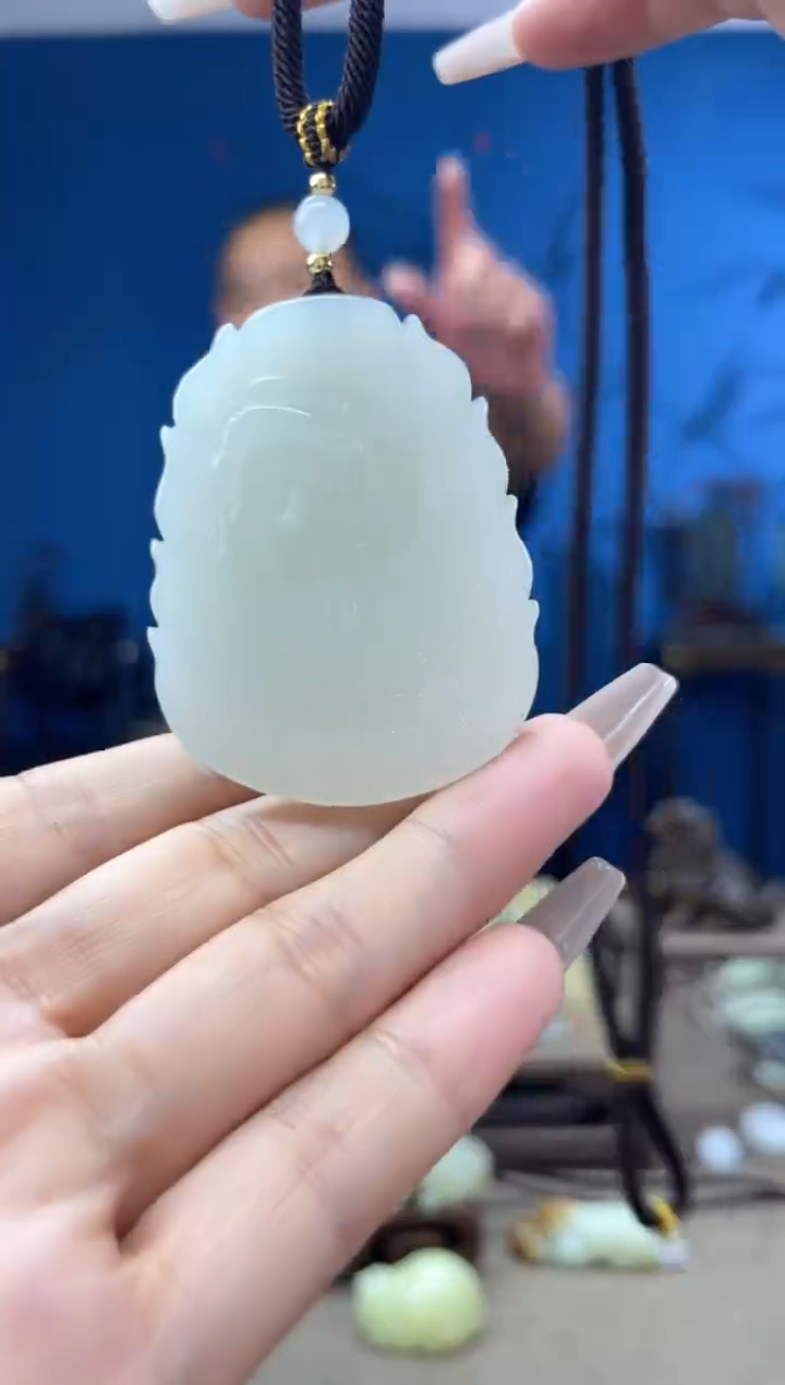 和田玉未镶嵌颈饰1