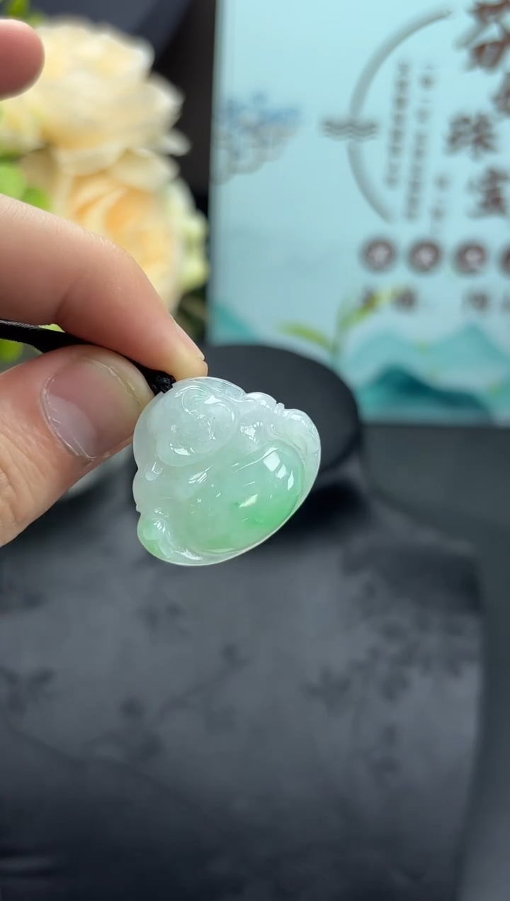 【闪购商品】翡翠颈饰未镶嵌佛公