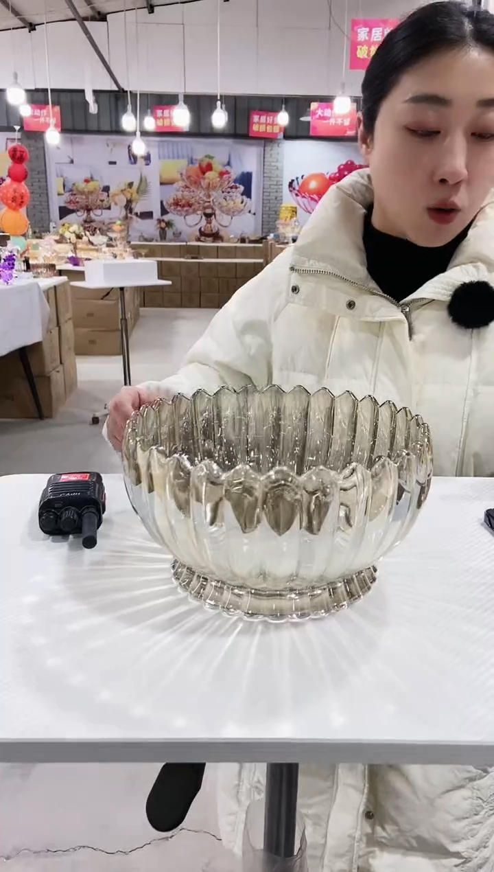 【闪购商品】玻璃茶色果斗22cm【莲花系】