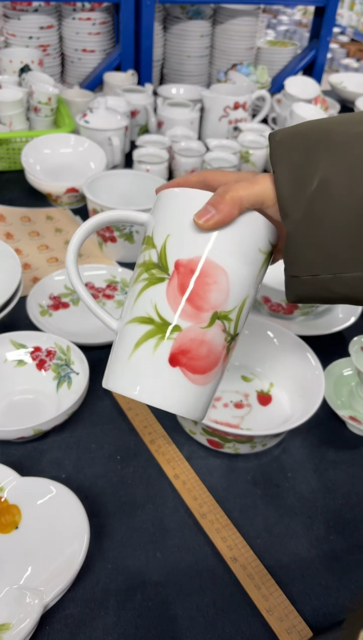 景德镇高温陶瓷食品级手绘釉中彩-扎啤杯