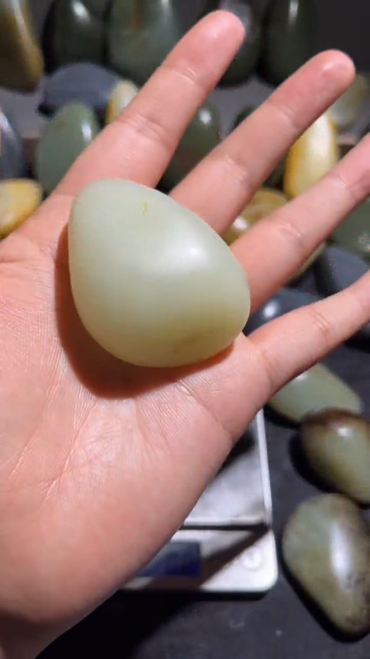 和田玉未镶嵌颈饰Z****3和田玉