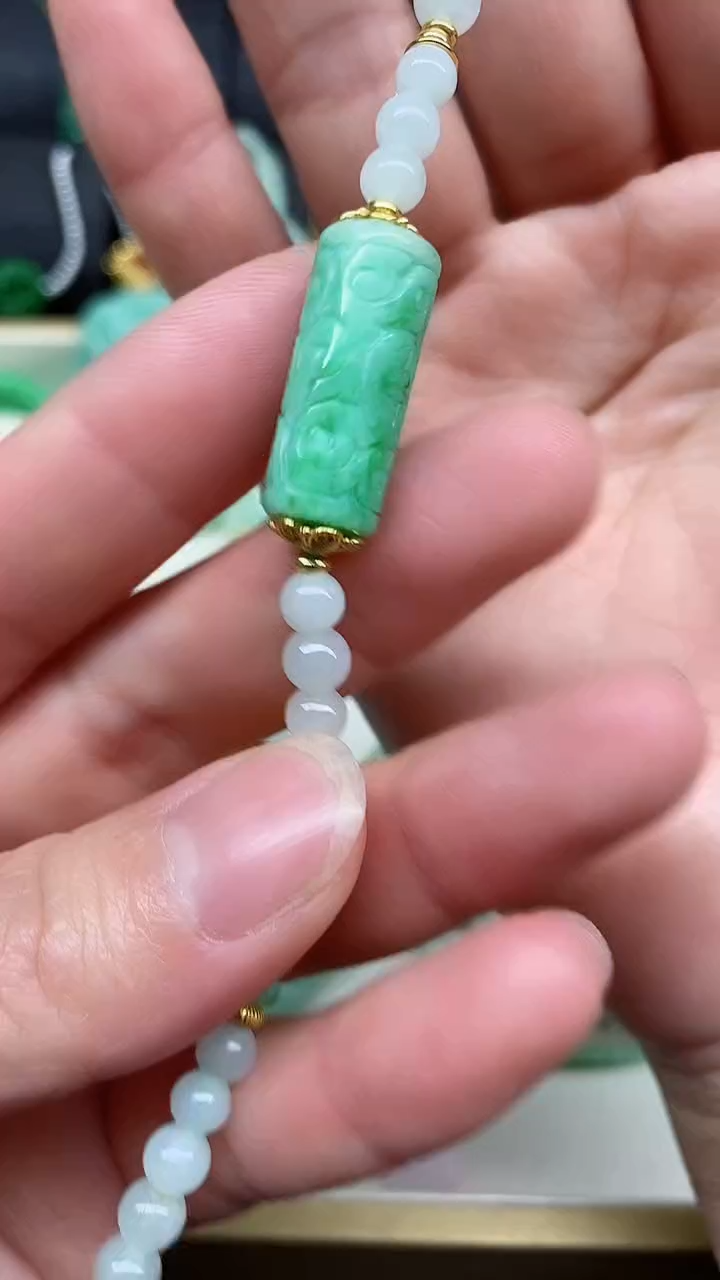 【闪购商品】翡翠吊坠(不含链)未镶嵌手链