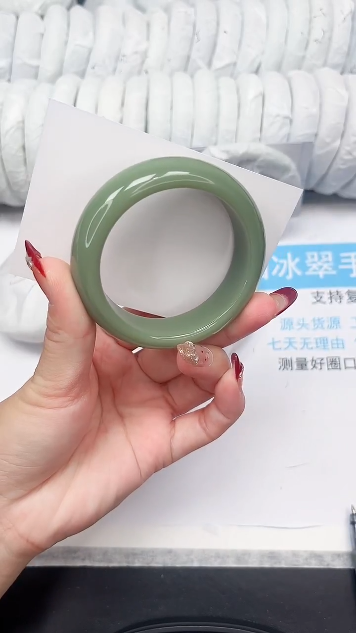 未镶嵌手镯石英质玉22-53.2HS