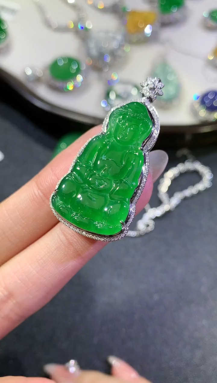 【闪购商品】翡翠吊坠(不含链)18K金镶嵌139-观音