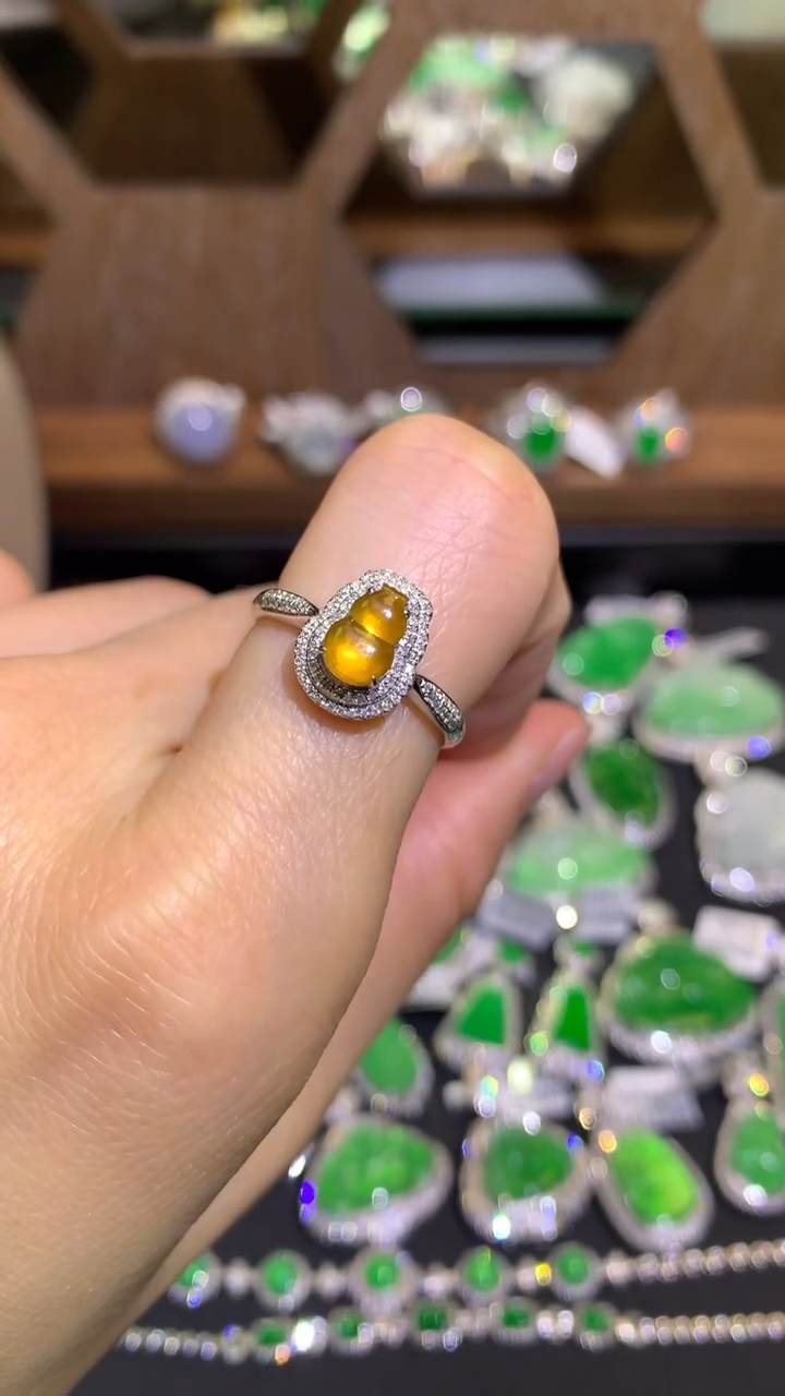 【闪购商品】翡翠吊坠(不含链)18K金镶嵌戒指