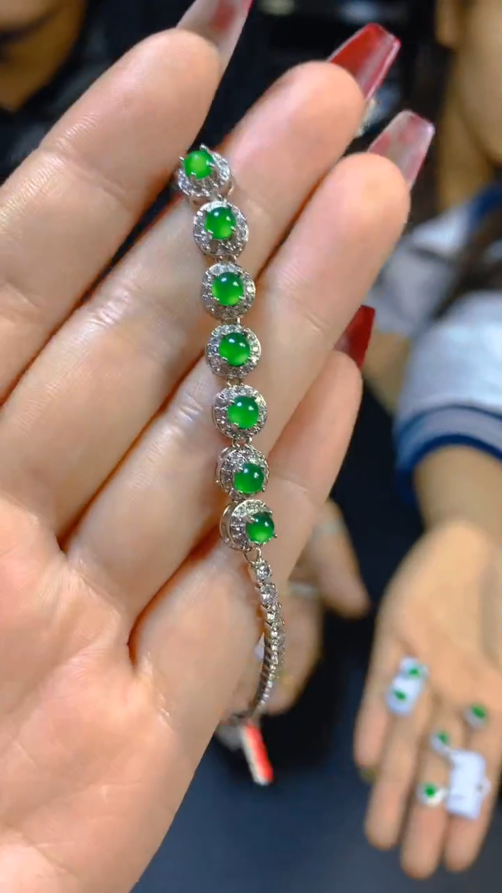 【闪购商品】翡翠手链未镶嵌0582035675多样性发一